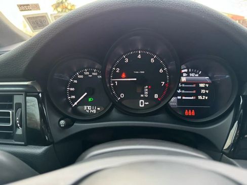 Used 2022 Porsche Macan image 13