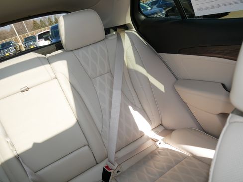 Used 2022 Buick Envision Avenir w/ Technology Package II image 13