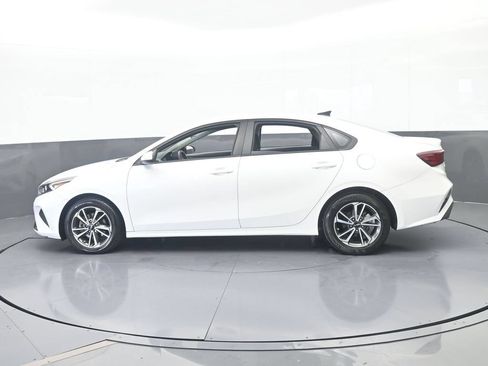 Used 2023 Kia Forte LXS FWD image 3