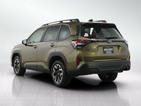 Used 2025 Subaru Forester Premium AWD/4WD image 3