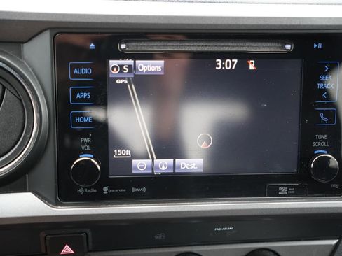 Used 2019 Toyota Tacoma TRD Sport AWD/4WD image 5