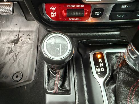 Used 2020 Jeep Wrangler Unlimited Rubicon AWD/4WD image 25