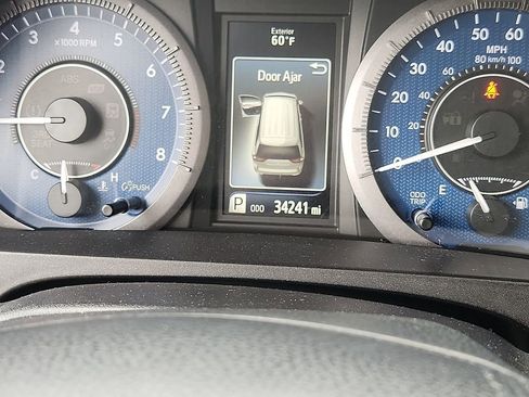 Used 2020 Toyota Sienna L image 21