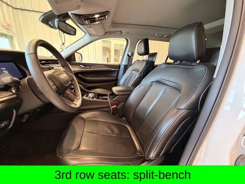 Used 2023 Jeep Grand Cherokee L Limited w/ Black Appearance Package AWD/4WD image 14