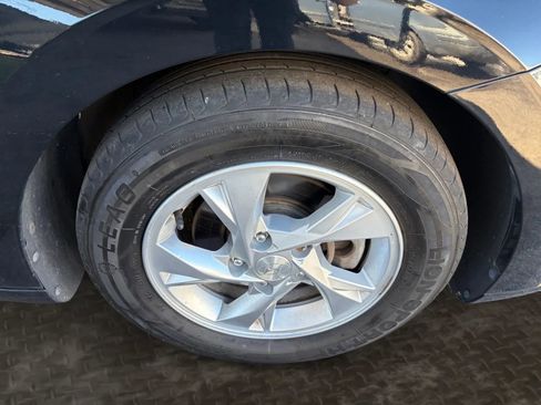 Used 2021 Hyundai Elantra SE FWD image 36