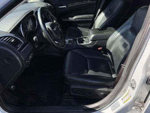 Used 2017 Chrysler 300 Limited w/ Value Package AWD/4WD image 17