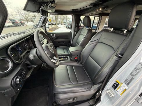 Used 2024 Jeep Wrangler Unlimited Sahara w/ Technology Group image 20