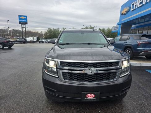 Used 2018 Chevrolet Suburban LS image 2
