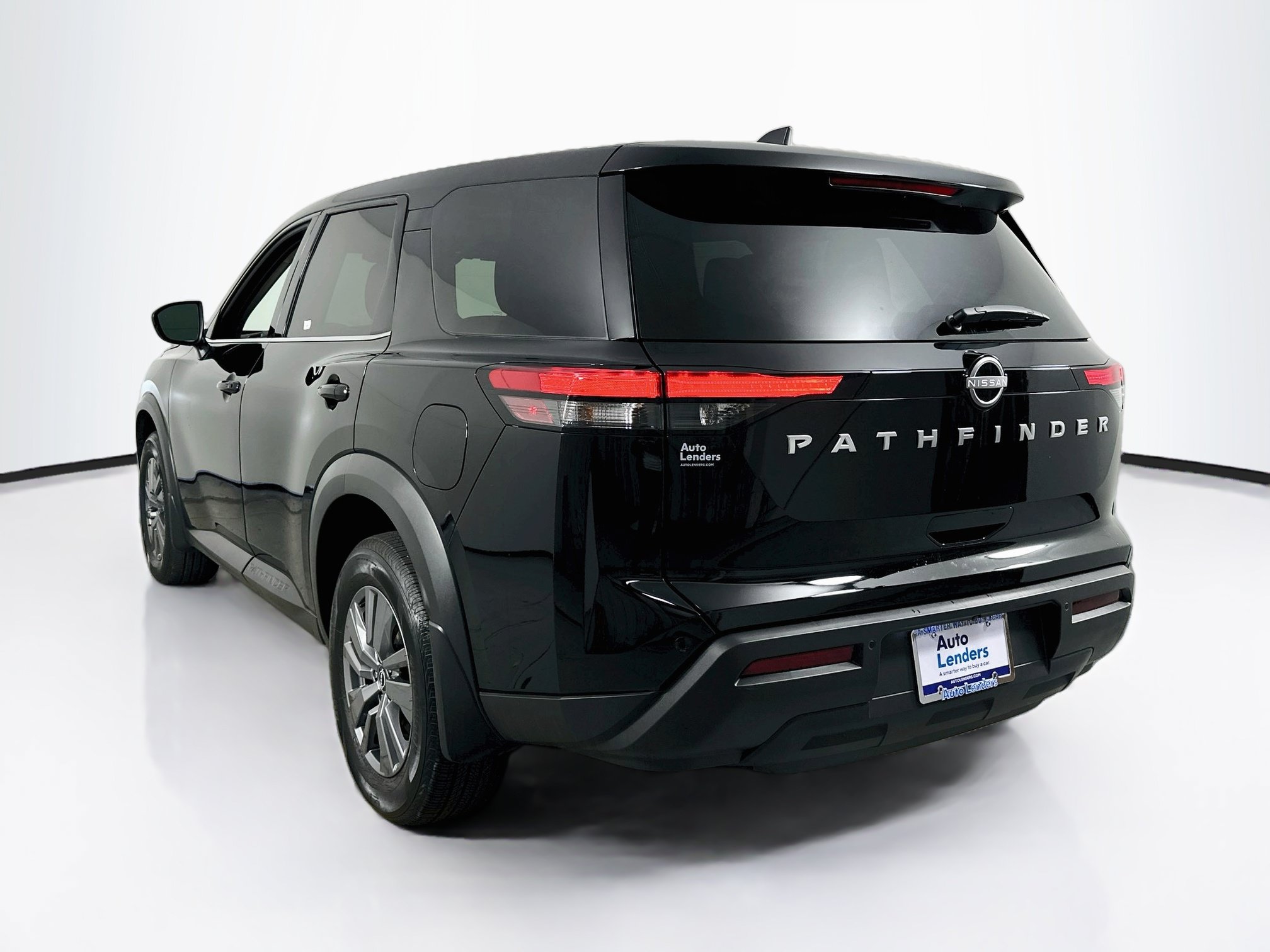 Used 2025 Nissan Pathfinder S FWD image 7