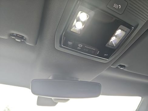 Used 2025 Volkswagen ID. Buzz Pro S RWD image 25