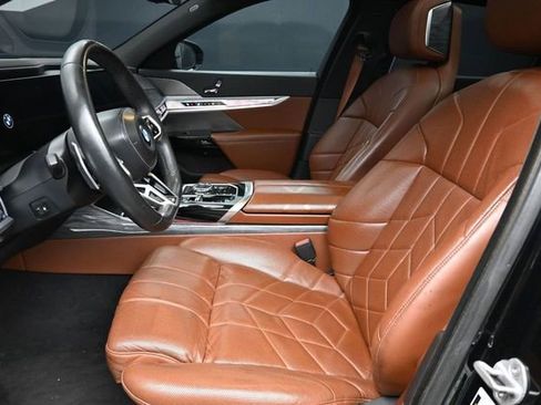 Used 2023 BMW 760i xDrive AWD/4WD image 12