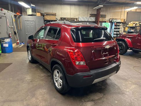 Used 2016 Chevrolet Trax LT w/ LT Sun and Sound Package AWD/4WD image 7
