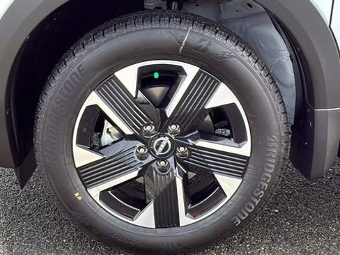 New 2026 Nissan Kicks SV w/ SV Premium Package image 9