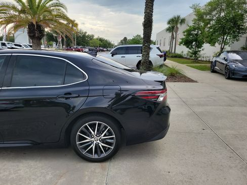 Used 2024 Toyota Camry XLE FWD image 4
