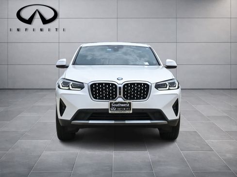 Used 2022 BMW X4 xDrive30i w/ Premium Package AWD/4WD image 2
