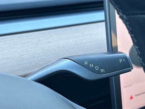 Used 2018 Tesla Model 3 Long Range image 21