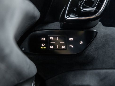 Used 2022 Ferrari Roma image 18