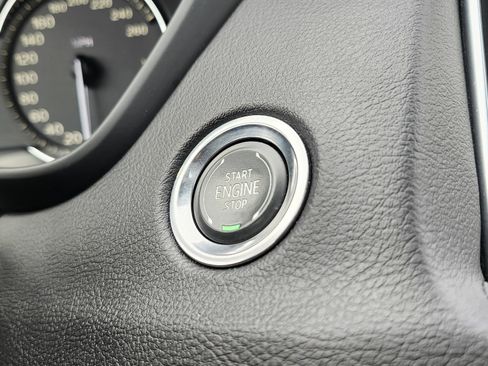 Used 2020 Cadillac XT4 Sport image 9