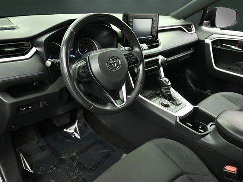 Used 2022 Toyota RAV4 SE image 10