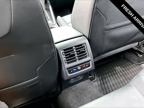Used 2024 Volkswagen Golf R AWD/4WD image 12
