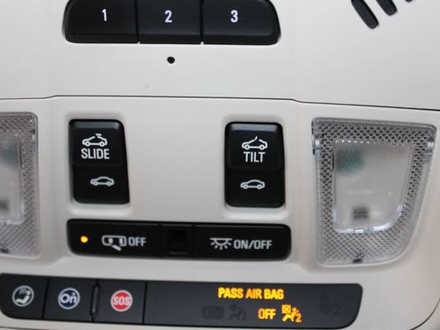 Used 2021 GMC Acadia Denali w/ Denali Technology Package FWD image 56