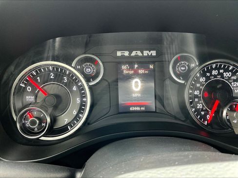 Used 2020 RAM 1500 Big Horn AWD/4WD image 14