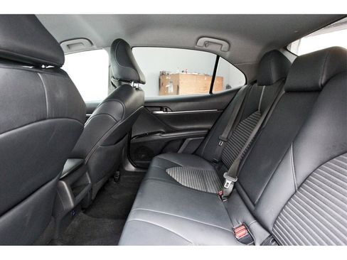 Used 2019 Toyota Camry SE image 10