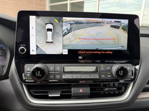 Used 2024 Toyota Grand Highlander Limited image 20