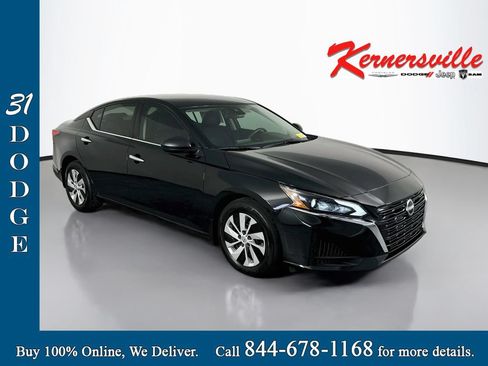 Used 2024 Nissan Altima 2.5 S FWD image 1