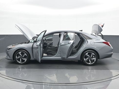 Used 2023 Hyundai Elantra SEL w/ Convenience Package image 27