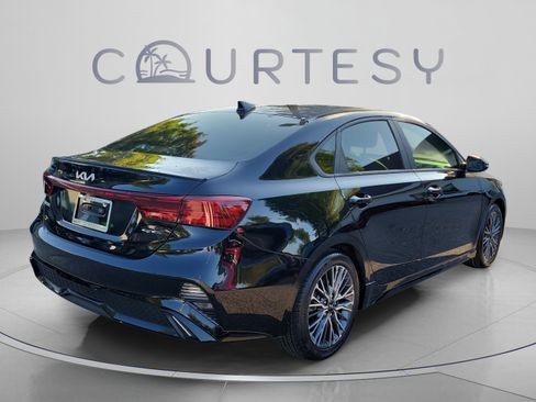 Used 2024 Kia Forte GT-Line w/ GT-Line Premium Package FWD image 3