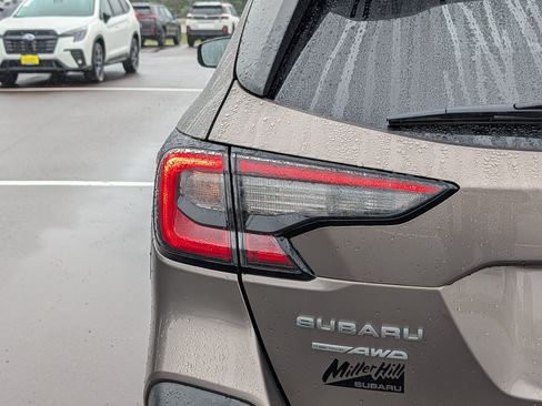 Used 2024 Subaru Outback Premium AWD/4WD image 16