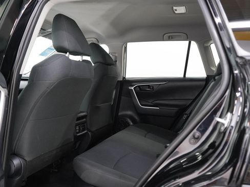 Used 2019 Toyota RAV4 LE w/ Carpet Mat Package AWD/4WD image 17