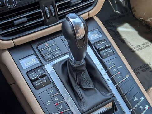 Used 2019 Porsche Macan AWD/4WD image 12