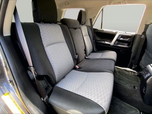 Used 2016 Toyota 4Runner SR5 RWD image 19