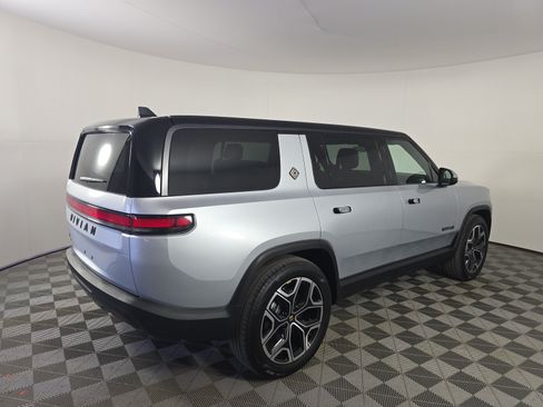 Used 2025 Rivian R1S Adventure AWD/4WD image 5