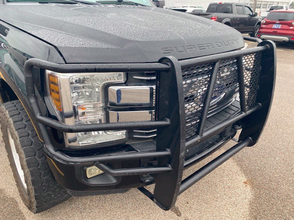 Used 2017 Ford F250 Lariat w/ Tow Technology Bundle AWD/4WD image 4