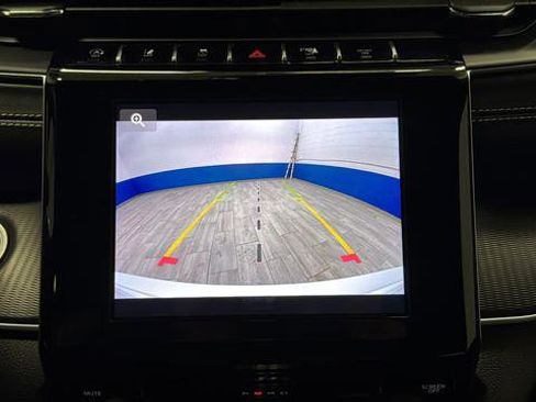 Used 2024 Jeep Grand Cherokee Laredo X image 16