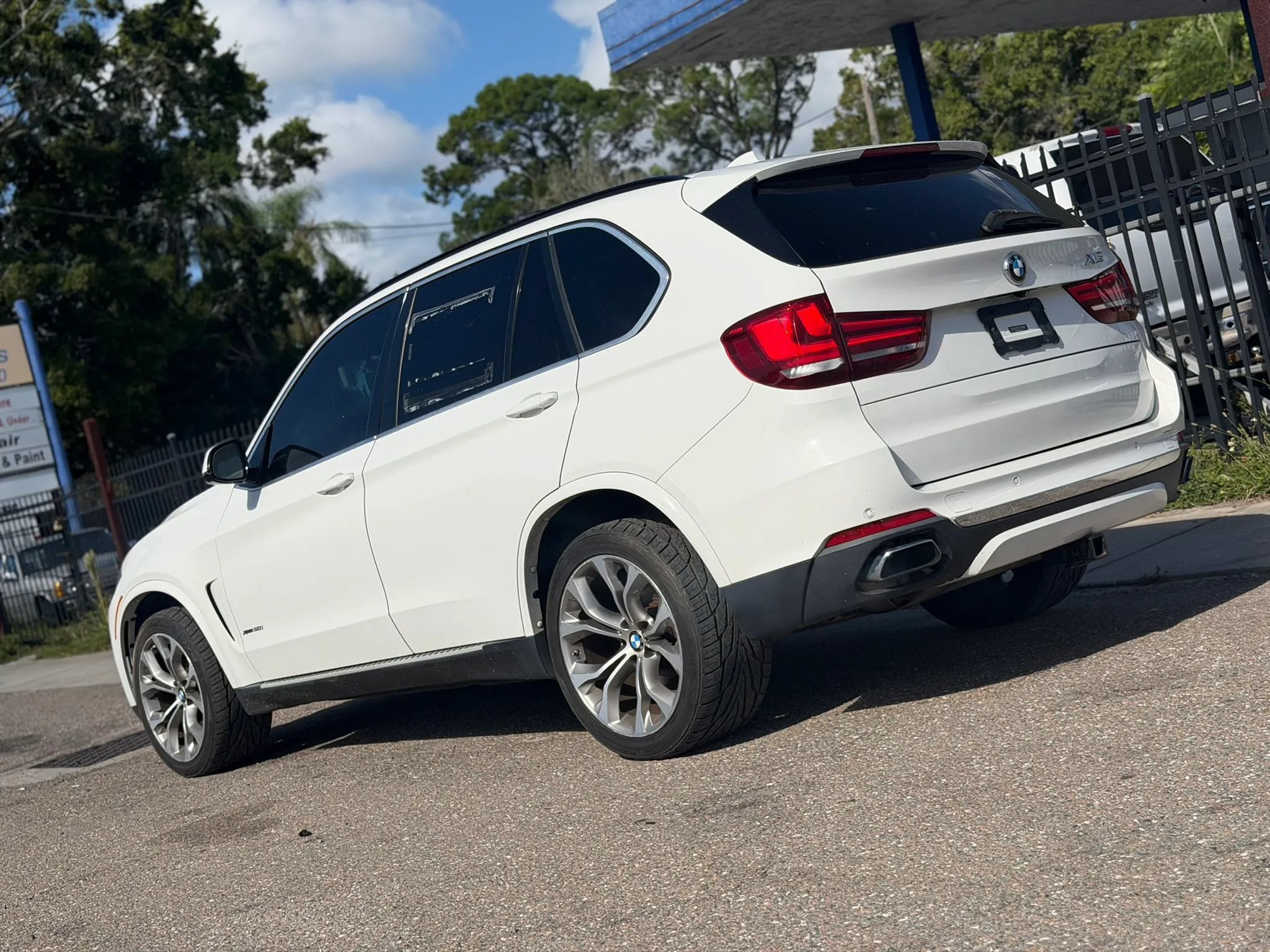 Used 2014 BMW X5 xDrive50i AWD/4WD image 4