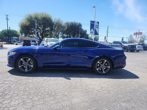 Used 2015 Ford Mustang Coupe image 4