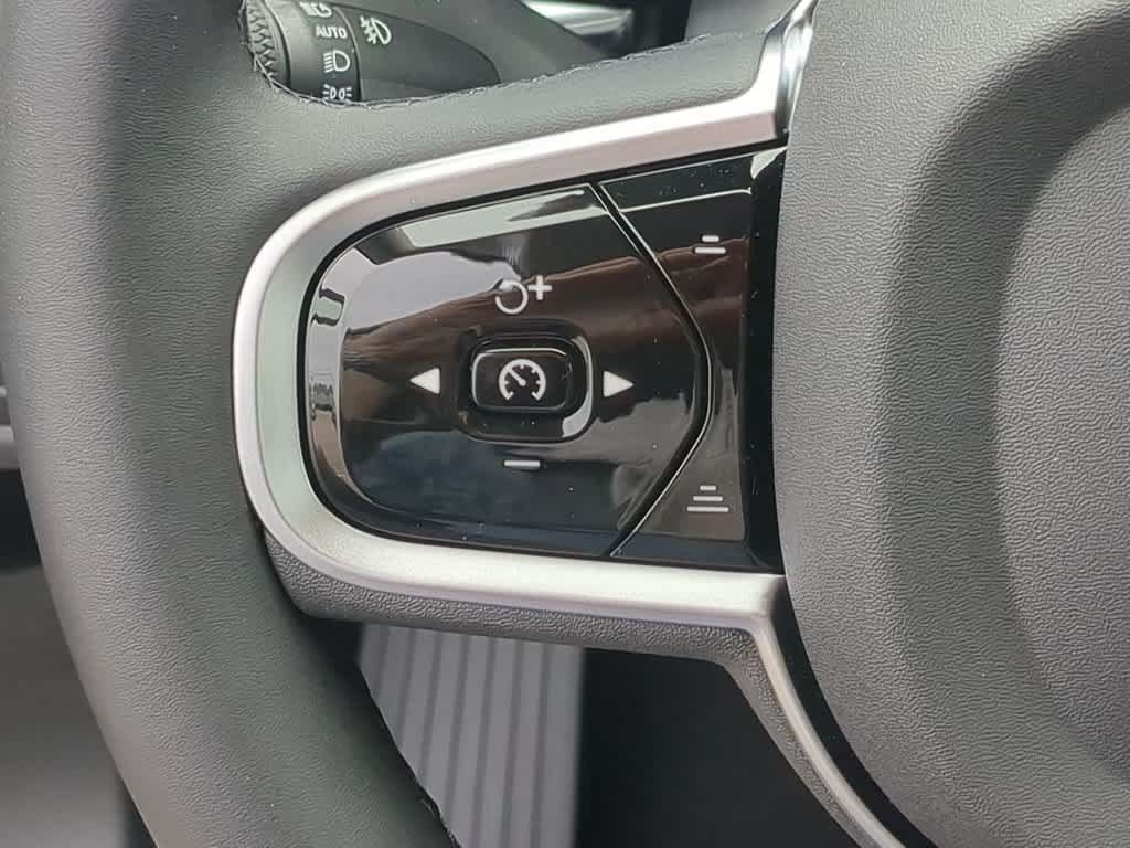 Used 2026 Volvo XC60 B5 Plus w/ Protection Package Premier AWD/4WD image 22