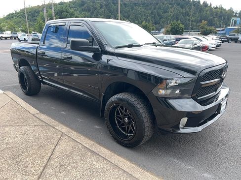 Used 2015 RAM 1500 Express AWD/4WD image 3
