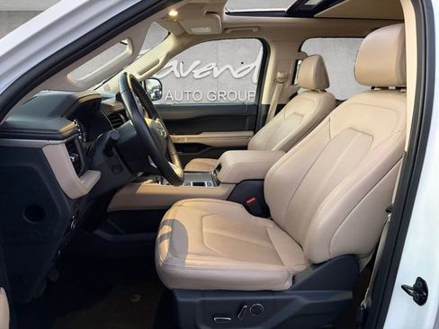 Used 2024 Ford Expedition Max Limited image 19