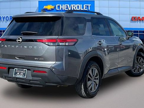 Used 2024 Nissan Pathfinder SV image 5