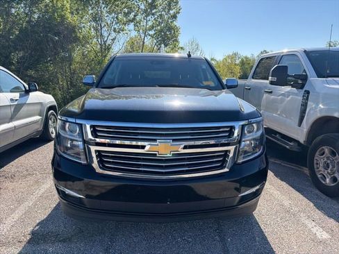 Used 2018 Chevrolet Suburban Premier AWD/4WD image 3