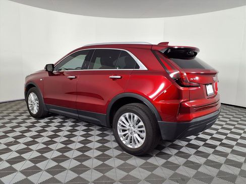 Certified 2024 Cadillac XT4 Luxury w/ Cold Weather Package image 6