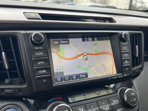 Used 2017 Toyota RAV4 Limited image 17