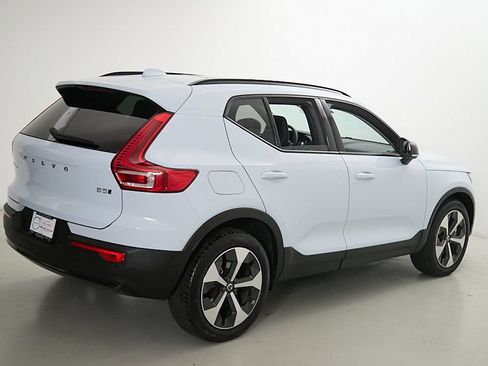 Certified 2026 Volvo XC40 B5 Plus AWD/4WD image 9
