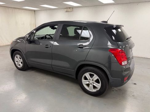 Used 2020 Chevrolet Trax LS FWD image 3