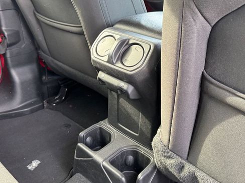Used 2023 Jeep Wrangler Sport S image 19